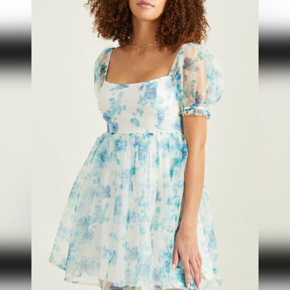 NWT Altar'd State Melanie Floral Dress Size Medium - Picture 1 of 8